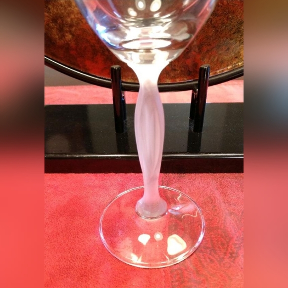 Mikasa-RARE Single Ballet Frosted Stem Wine Glass - Picture 2 of 4